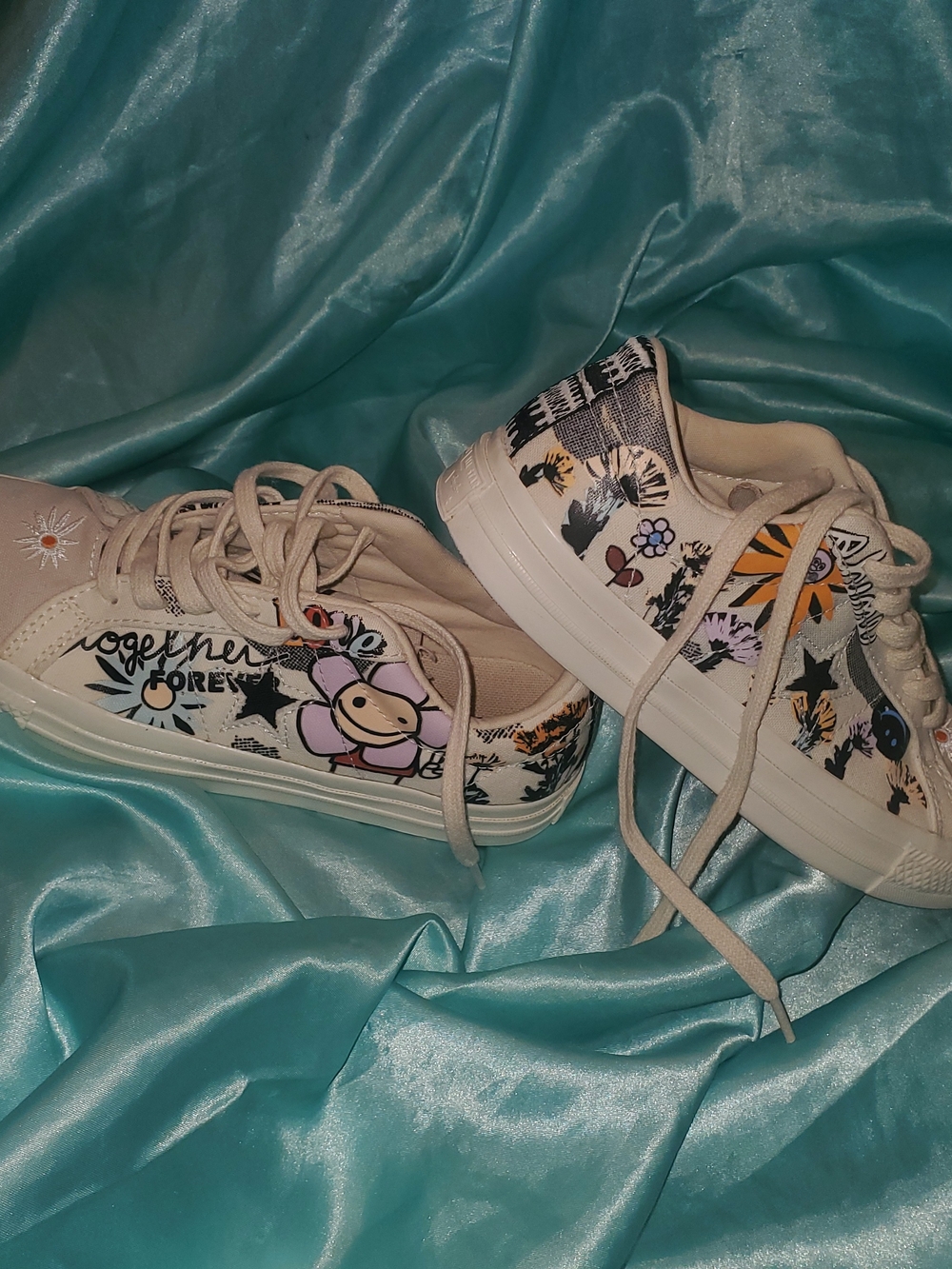 Converse Low-Top Sneakers with Multicolor Floral Graphics Women's Sz 7